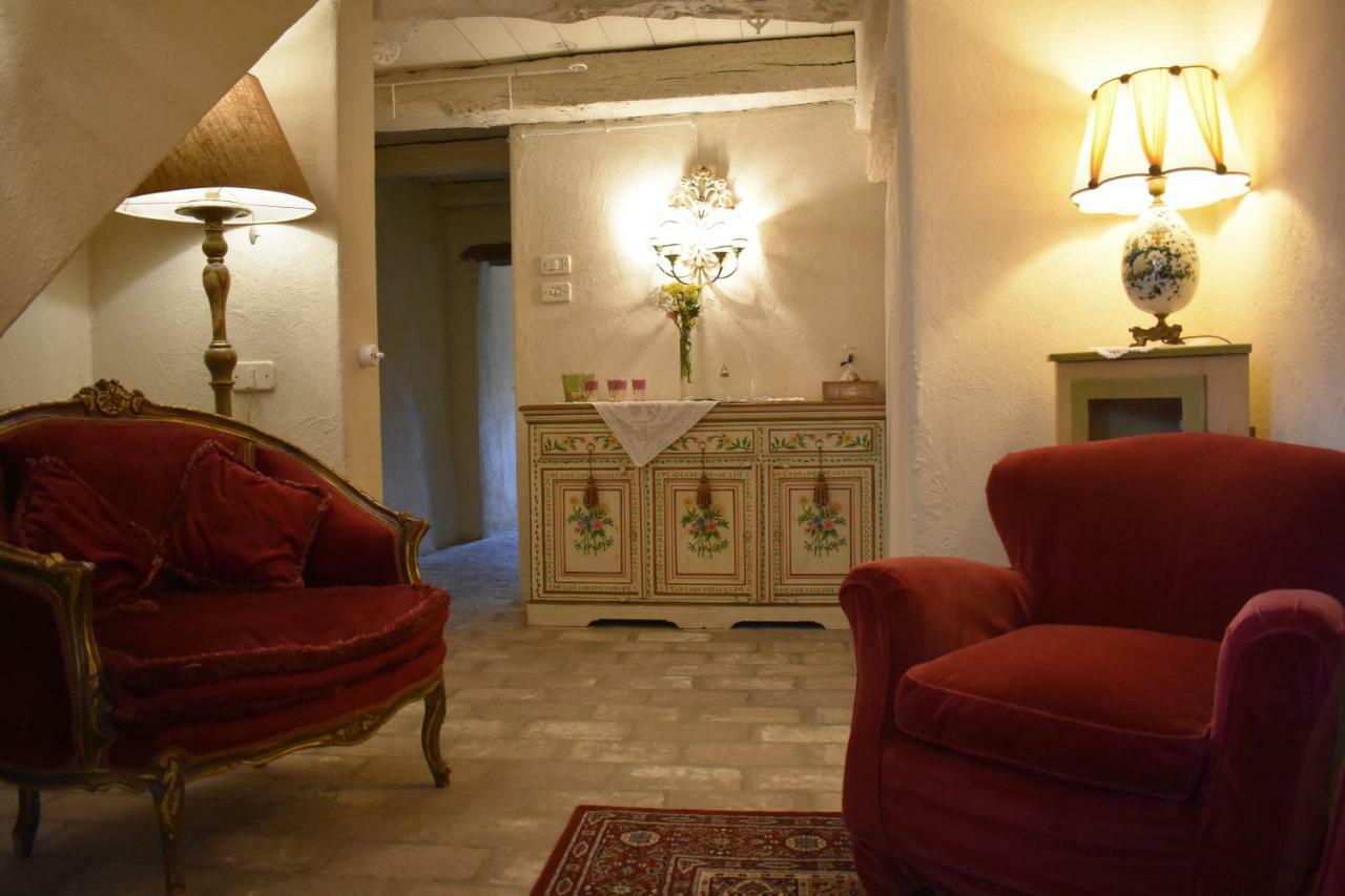 Castello Di Albereto Hotel Trarivi ภายนอก รูปภาพ