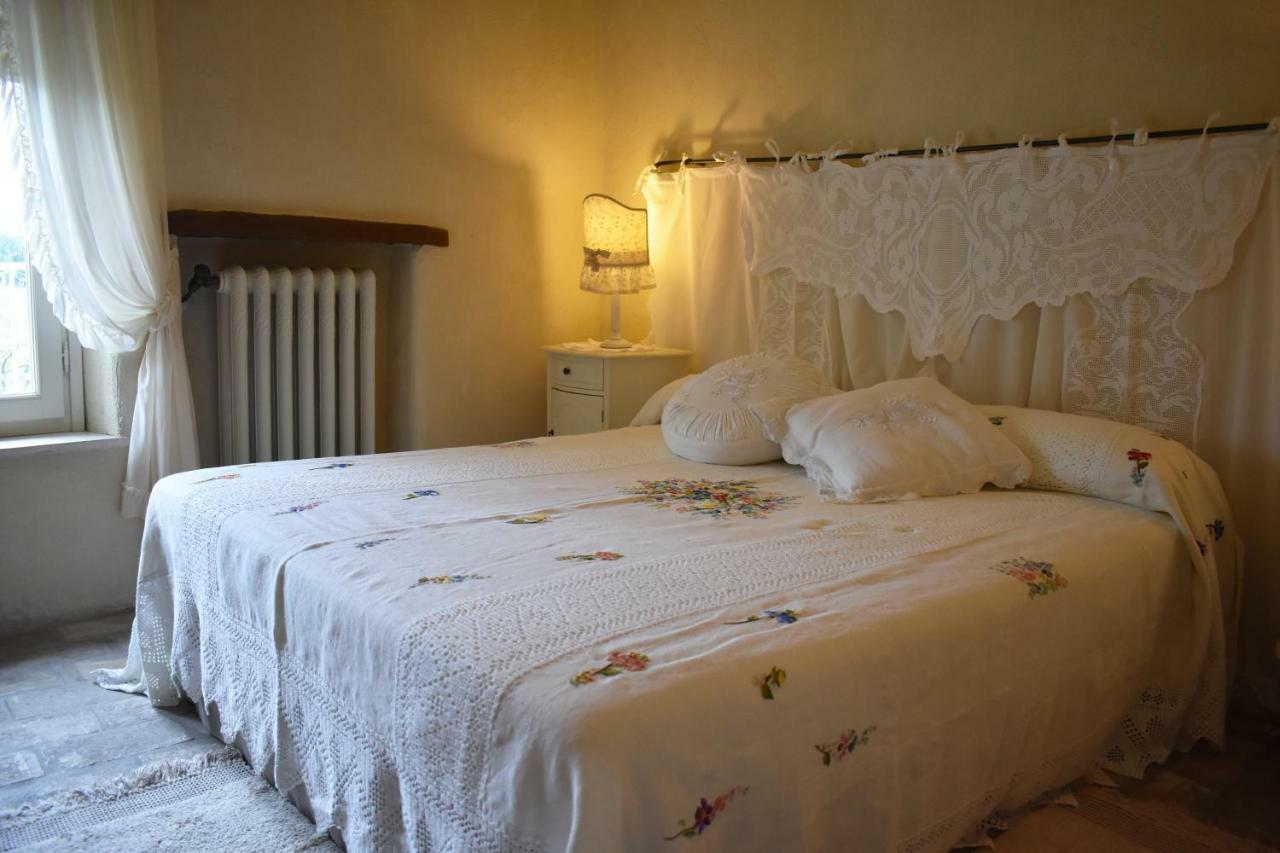 Castello Di Albereto Hotel Trarivi ภายนอก รูปภาพ